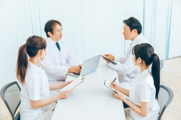 Fototapeta premium 医療現場・カンファレンス 