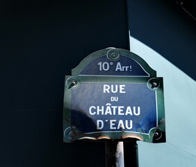 Rue du Château d'Eau. Plaque de nom de rue. Paris.