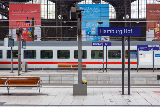 InterCity train at Hamburg main railway station Hauptbahnhof Hbf in Germany Deutsche Bahn DB
