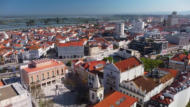 Aveiro - Pra&ccedil;a da Rep&uacute;blica, Igreja da Miseric&oacute;rdia e Rua de Coimbra