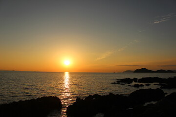 Fototapeta premium 日本の自然と田舎の景色！瀬戸内の夕日