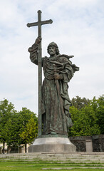 Obraz premium Prince of Novgorod, Grand Prince of Kiev, under whom the baptism of Russia took place. He became the prince of Novgorod in 970, seized the throne of Kiev in 978. monument