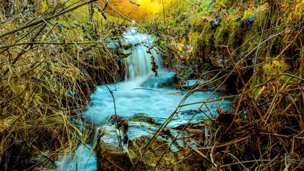 kleiner Bachwasserfall