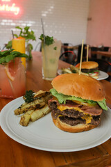 Burguer with fries