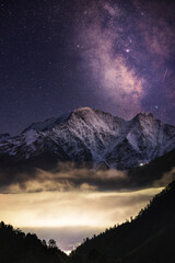 Plakat The milky way over the mountain 