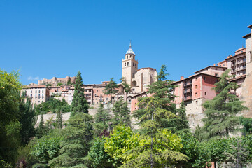 Fototapeta na wymiar Beautiful view of Albarracin from below. Picturesque architecture, cathedral and houses..Teruel, Aragon, Spain, Europe