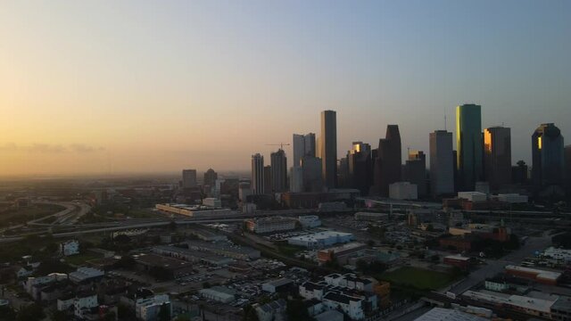 Panning right to reveal Houston skyline