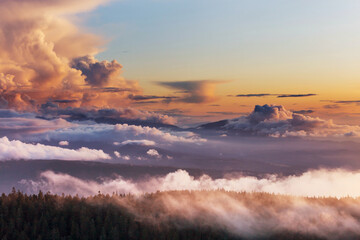 Fototapeta premium Foggy mountains