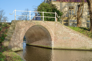 Fototapeta premium The Baansluisaan het Kwerenbolwerk in Alkmaar, Noord-Holland Province, The Netherlands