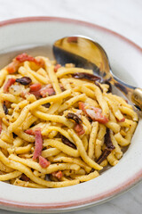 spatzles with bacon and mushroom