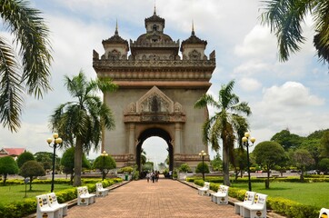 Fototapeta na wymiar Patuxai, Victory Gate or Gate of Triump, Monument Aux Morts, war monument in the centre of Vientiane, Laos