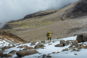 Looking for the top in the mountain