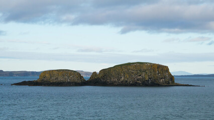 Fototapeta na wymiar Sheep island at Ballintoy 002