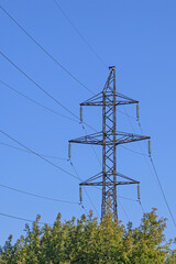 Support of a high-voltage power transmission line