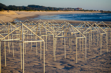 Metallic structures for the beach huts at Vila Praia de Ancora beach