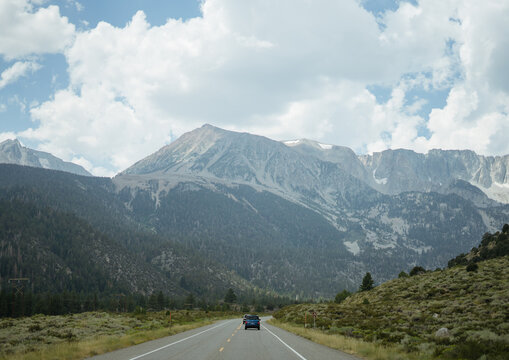 Road-trip in Yosemite National Park during Summer © ceejay