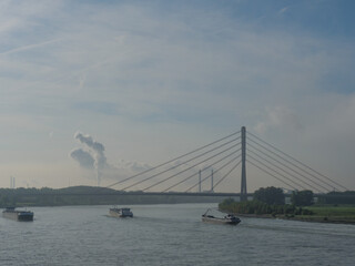Morgennebel am Rhein bei Wesel