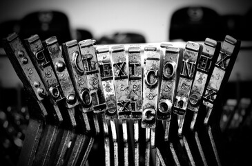 vintage typewriter with the word LEXICON