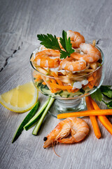 Shrimp salad with apple and carrots - low carbohydrate, low calo