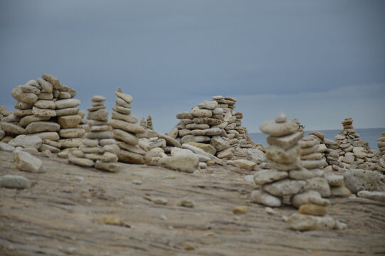 Field of rock pyramids found on Re island