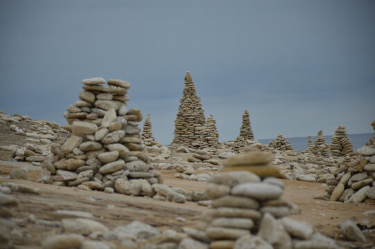 Field of rock pyramids found on Re island