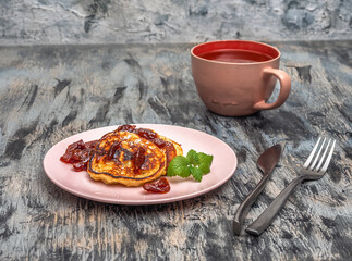 Pancake tea with apple filling and apple jam