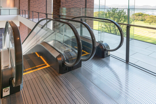 昇降機 Images – Browse 471 Stock Photos, Vectors, and Video | Adobe Stock