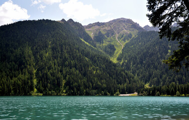 Fototapeta premium Rote Wand on the lake