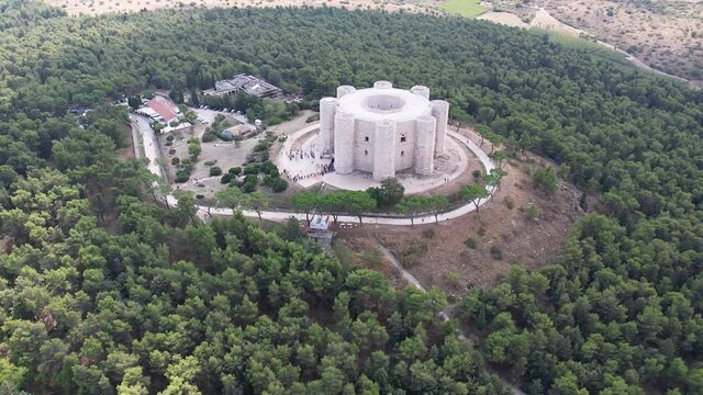 Castel del monte vista aerea, patrimonio unesco, puglia
