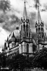Catedral da Sé. Igreja Matriz da cidade de São Paulo, Brasil. Fotografia em preto e branco.