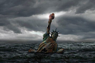 Statue of Liberty semi sunk in the sea - obrazy, fototapety, plakaty