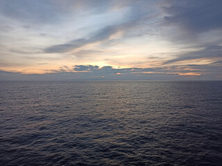 Fototapeta premium sunrise over the sea
