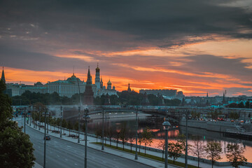 Fototapeta premium sunrise over city