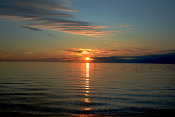 Obraz premium Sunset over Lake Michigan Shore