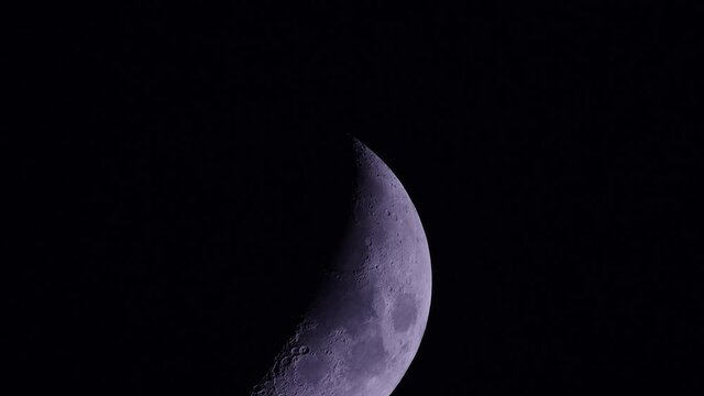 The moon close up - 1600 mm lens filming of the rising moon - HD 