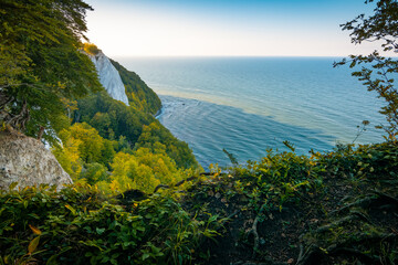Obraz premium Königsstuhl und Ostsee an der Kreideküste auf Insel Rügen