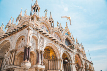 Fototapeta na wymiar view of decoration of basilica di san marco