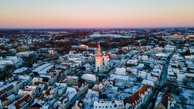 Lippstadt aus der Luft im Winter mit Schnee - Drohnenperspektive Landschaftsfotografie