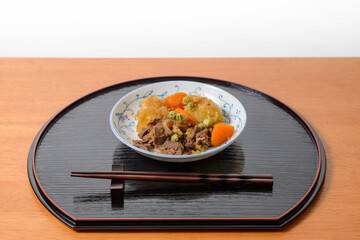 和食　肉じゃが　牛肉とじゃがいもの甘辛煮込み料理