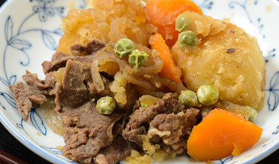和食　肉じゃが　牛肉とじゃがいもの甘辛煮込み料理