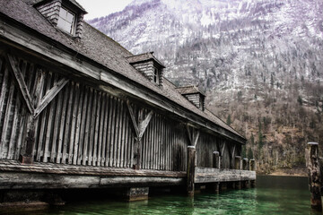 A wooden building at a lake in Bavaria