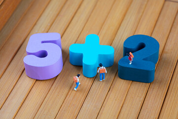 The 5+2 mode under the new education reform of miniature creativity