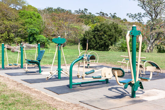 Fitness Gym Machines Exercising Machines Apparatus Free Public Lifestyle Outdoors Park 