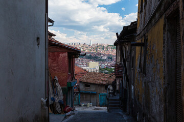 トルコ　首都アンカラの旧市街の路地から望む街並み