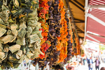トルコ　ディヤルバクルの店で売られているドライフラワー	
