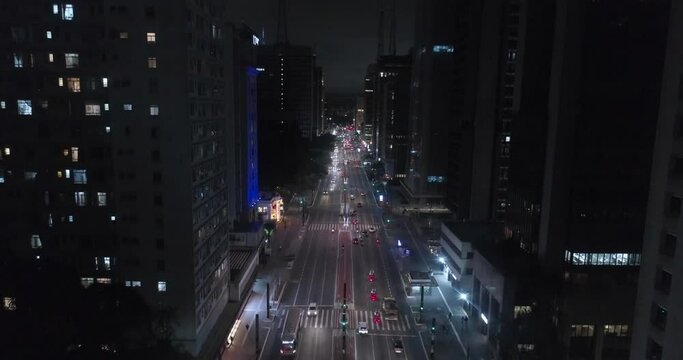 Imagem aerea Av. Paulista - noite