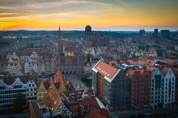 Fototapeta na wymiar Beautiful architecture of the old town in Gdansk at sunset. Poland