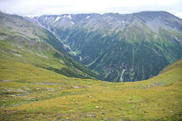Fototapeta premium Summer Alps on a cloudy day