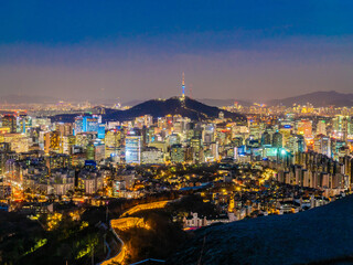 Fototapeta na wymiar Beautiful Architecture building cityscape in Seoul city