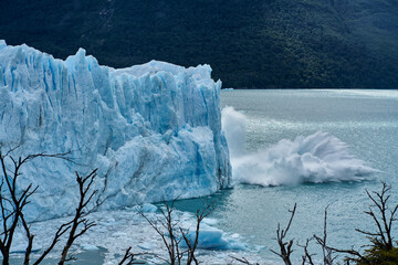 rupture in perito moreno glacier argentina